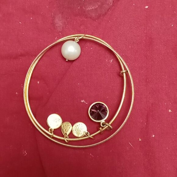 2 bracelets - Picture 1 of 4